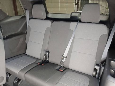 Used 2023 Chevrolet Traverse LT FWD image 14