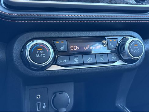 Used 2020 Nissan Kicks SR w/ SR Premium Package image 6