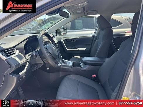 Used 2023 Toyota RAV4 LE AWD/4WD image 21