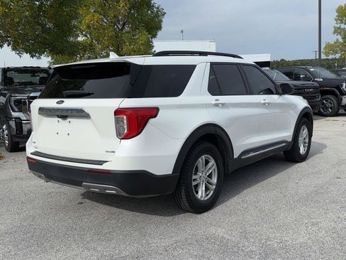 Used 2020 Ford Explorer XLT w/ Equipment Group 202A image 9
