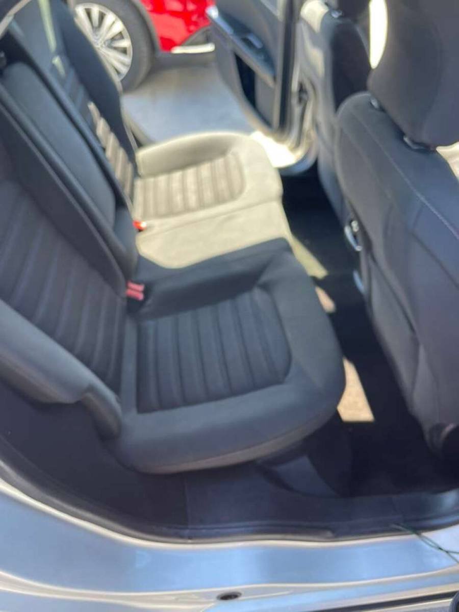 Used 2019 Ford Fusion SE FWD image 9
