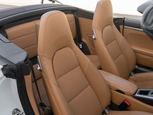 Used 2018 Porsche 911 Carrera 4S image 28