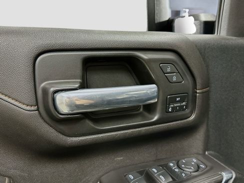 Used 2021 GMC Sierra 3500 AT4 w/ AT4 Preferred Package AWD/4WD image 19