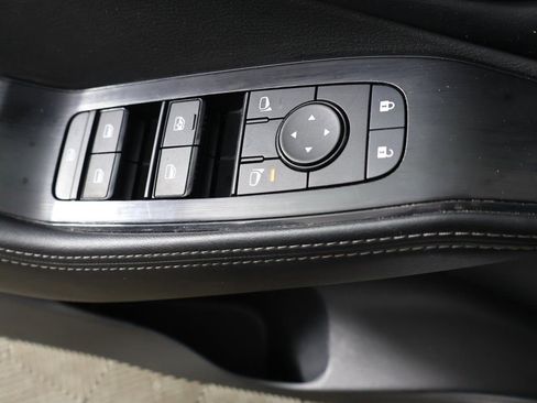 Used 2024 Nissan Rogue SV image 33