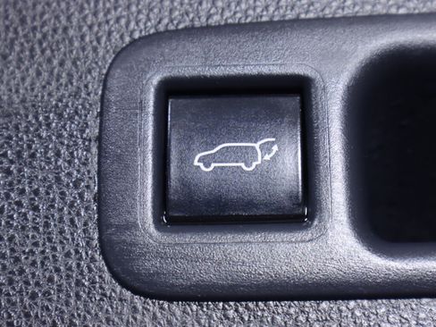 Used 2021 Toyota Highlander XLE image 37