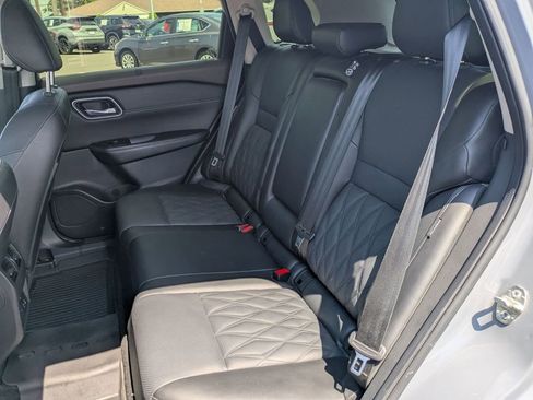 Used 2023 Nissan Rogue Platinum w/ Platinum Premium Package image 20