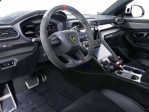 Used 2023 Lamborghini Urus Performante AWD/4WD image 5