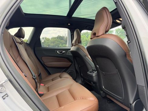 Certified 2023 Volvo XC60 B5 Ultimate w/ Climate Package AWD/4WD image 11