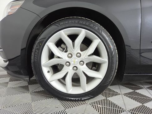 Used 2014 Chevrolet Impala LT FWD image 12