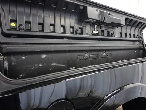 Used 2025 RAM 2500 Limited AWD/4WD image 9
