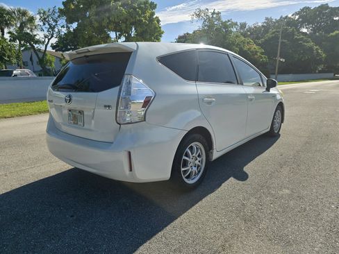 Used 2013 Toyota Prius V Three FWD image 5