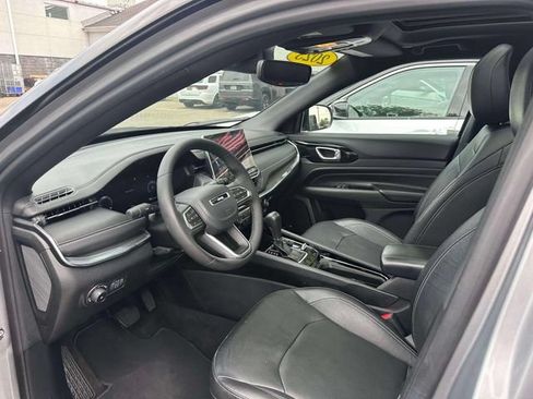 Used 2023 Jeep Compass High Altitude AWD/4WD image 16