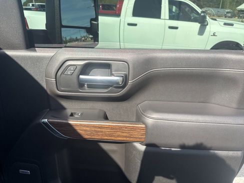 Used 2020 Chevrolet Silverado 3500 High Country w/ Technology Package image 22