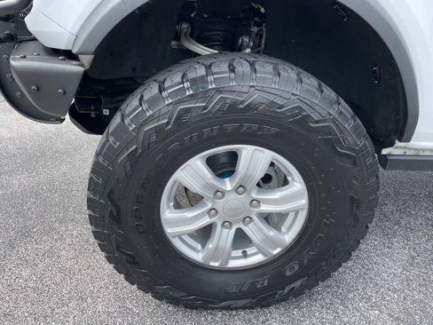 Used 2023 Ford Bronco Badlands AWD/4WD image 12