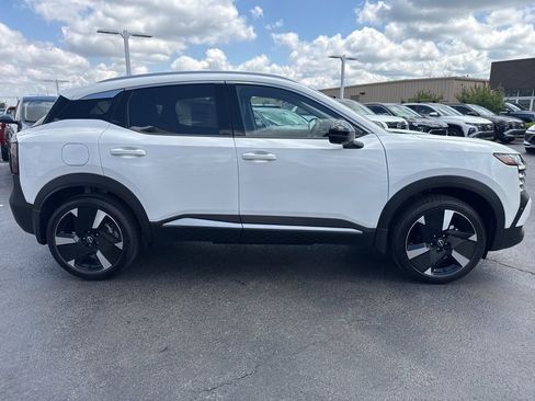 New 2026 Nissan Kicks SR w/ SR Premium Package AWD/4WD image 6