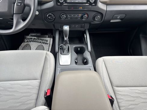 Used 2022 Nissan Frontier SV w/ Technology Package image 17