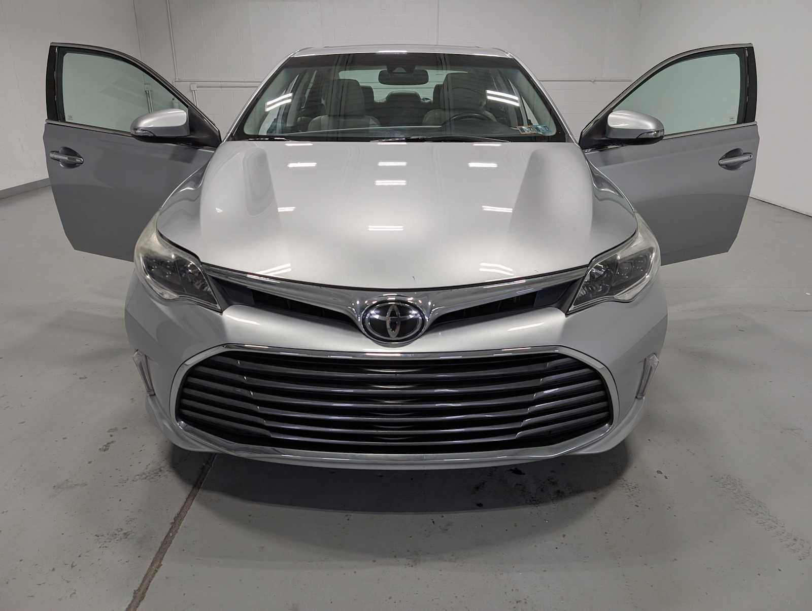Used 2017 Toyota Avalon XLE Premium w/ All Weather Liner Package FWD image 15