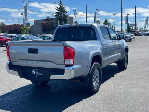 Used 2017 Toyota Tacoma SR5 w/ Tow Package AWD/4WD image 5