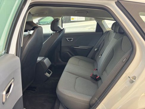 Used 2025 Kia K4 FWD image 27
