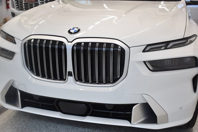 Used 2026 BMW X7 xDrive40i AWD/4WD image 14