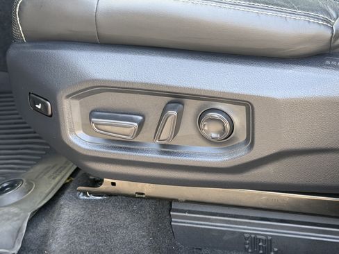 Used 2022 Toyota Tundra Capstone AWD/4WD image 18