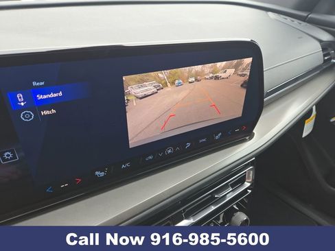 New 2026 Chevrolet Traverse LT image 19