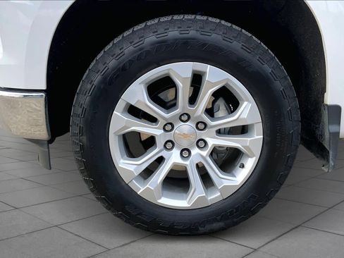 Used 2022 Chevrolet Silverado 1500 LTZ image 11