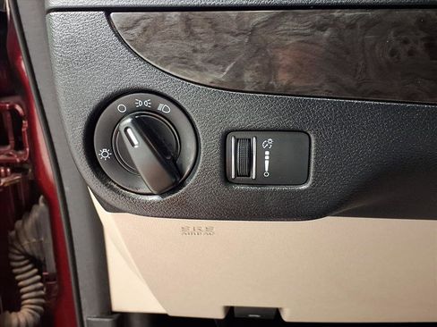 Used 2020 Dodge Grand Caravan SE w/ UConnect Hands-Free Group image 21