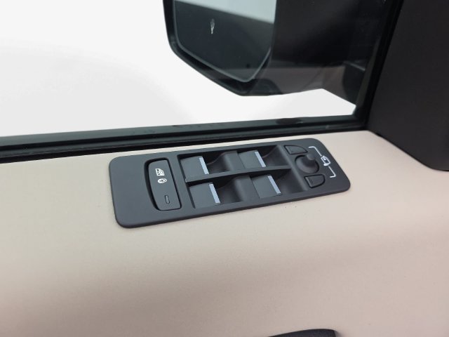 Used 2025 Land Rover Discovery Sport S AWD/4WD image 27