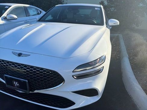Used 2025 Genesis G70 2.5T image 5
