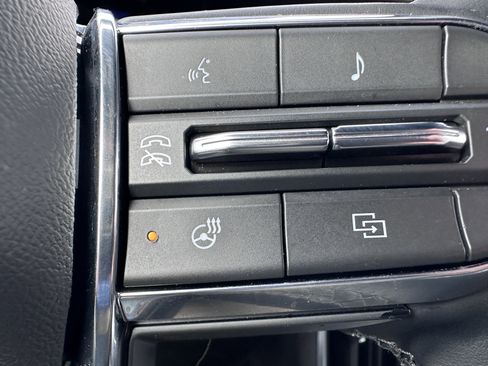 Used 2025 GMC Acadia Elevation image 26