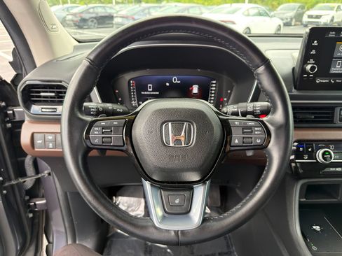 Used 2023 Honda Pilot Elite image 16