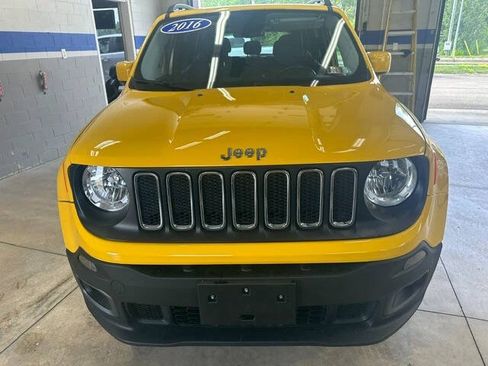 Used 2016 Jeep Renegade Latitude w/ Popular Equipment Group AWD/4WD image 2