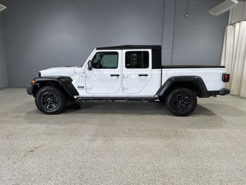Used 2020 Jeep Gladiator Sport w/ Quick Order Package 24S AWD/4WD image 6