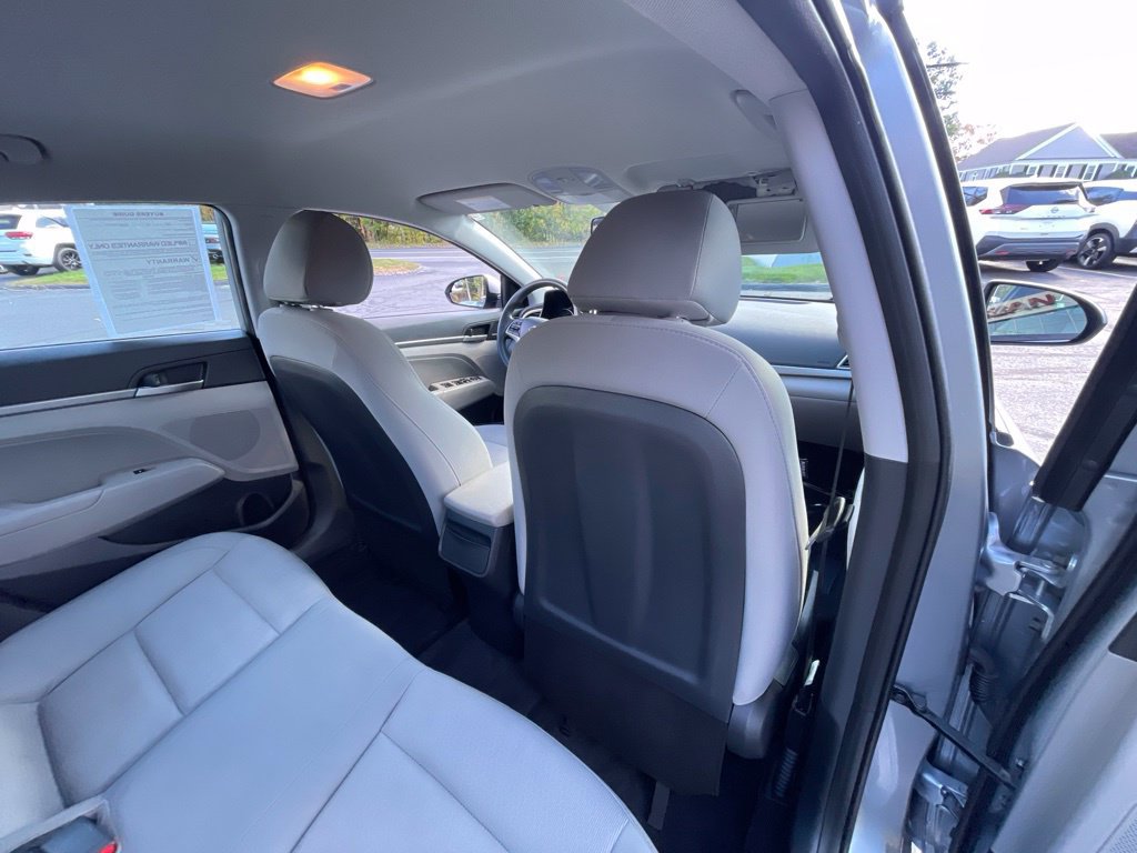 Used 2017 Hyundai Elantra SE FWD image 21