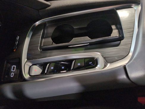 Used 2024 Buick Enclave Premium image 16