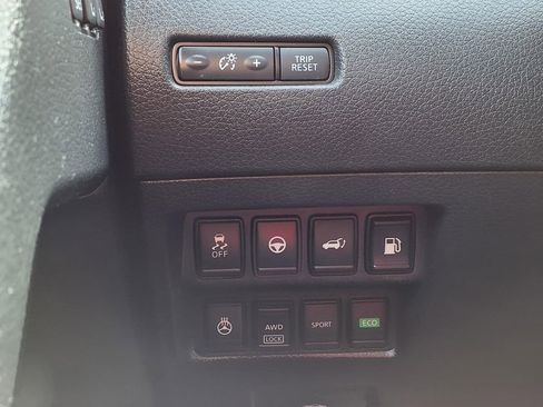 Used 2020 Nissan Rogue SL image 18