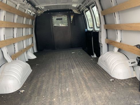 Used 2024 Chevrolet Express 2500 w/ Driver Convenience Package image 20