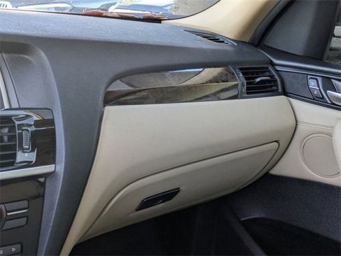 Used 2017 BMW X3 sDrive28i image 17