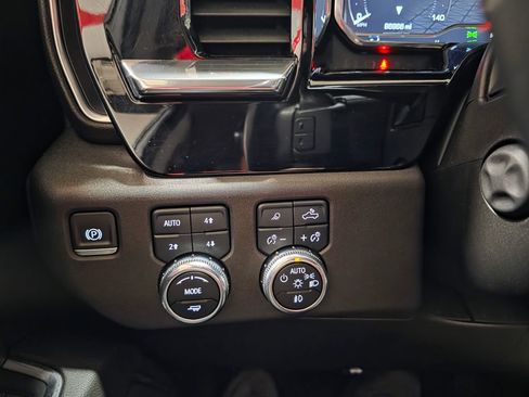 Certified 2022 GMC Sierra 1500 SLT w/ SLT Premium Plus Package AWD/4WD image 30