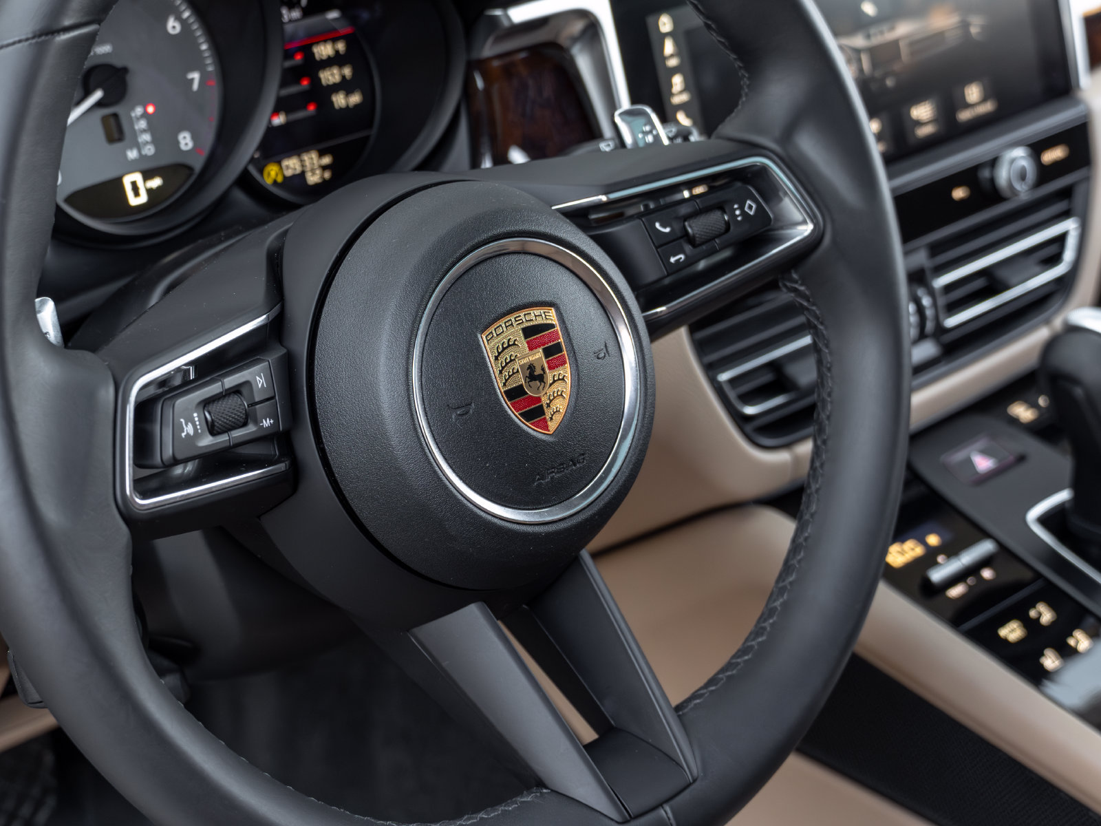 Certified 2023 Porsche Macan S AWD/4WD image 39
