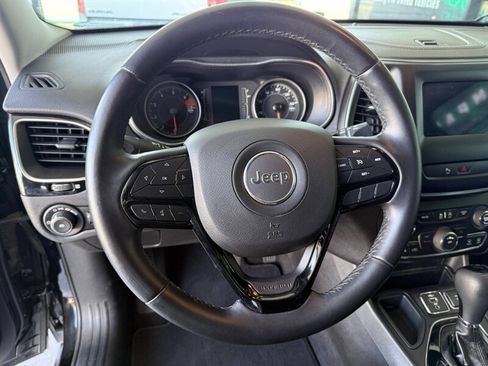 Used 2019 Jeep Cherokee Latitude Plus image 20