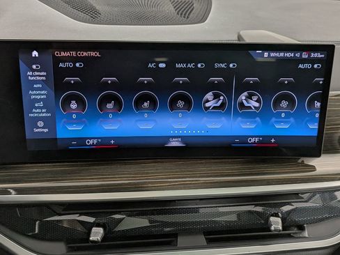 Used 2023 BMW X7 xDrive40i image 22