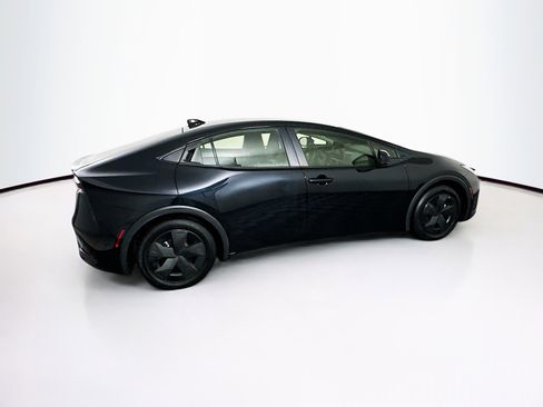 Used 2025 Toyota Prius LE image 10