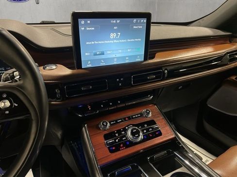 Used 2022 Lincoln Aviator Reserve w/ Equipment Group 201A image 16