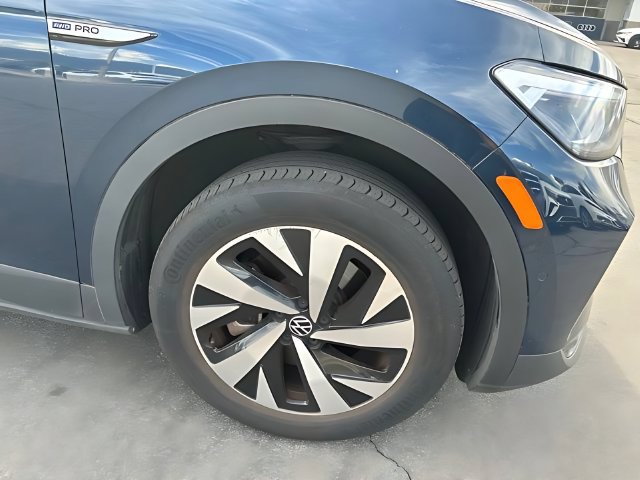 Used 2023 Volkswagen ID.4 Pro AWD/4WD image 11