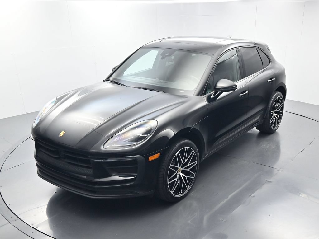 Used 2023 Porsche Macan AWD/4WD image 33