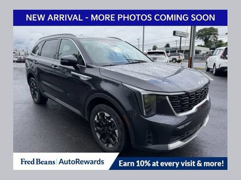 Used 2025 Kia Sorento S AWD/4WD image 1