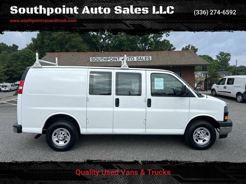 Used 2022 Chevrolet Express 2500 w/ Driver Convenience Package RWD image 1