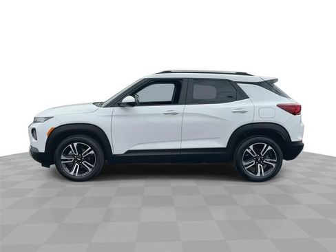 Certified 2023 Chevrolet TrailBlazer LT w/ LPO, Blackout Package FWD image 5